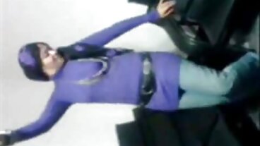 Τα Legs On Shoulders βουρκώνουν με παθιασμένες νεανικές ελληνικό ερασιτεχνικό πορνό δοκιμές πρωκτού από 1 πάσα