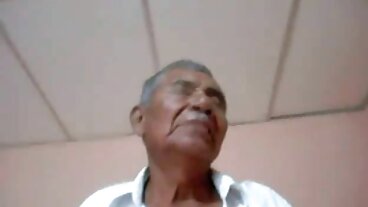 Ταινία POV με την παθιασμένη ελληνικο πορνο σιρινα Alix Lynx από την Perv Mom